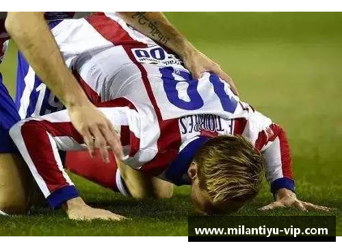 球员扯衣服引争议：足坛风波背后的伦理与纪律审视